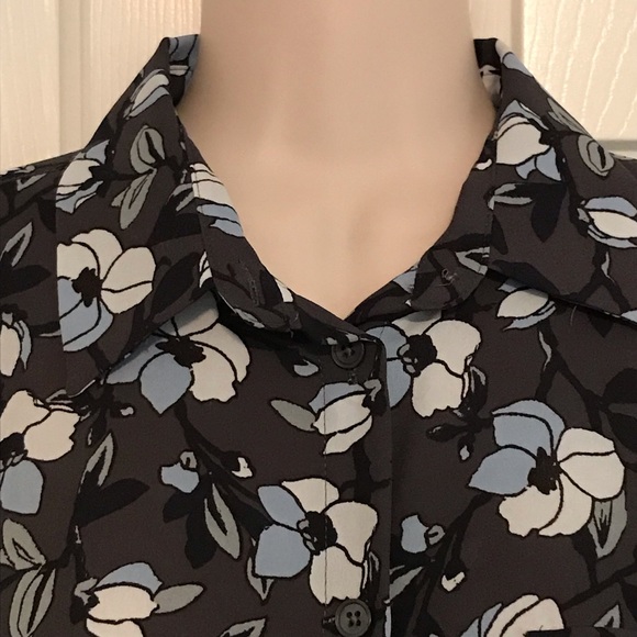 blue floral button front blouse - Picture 3 of 3